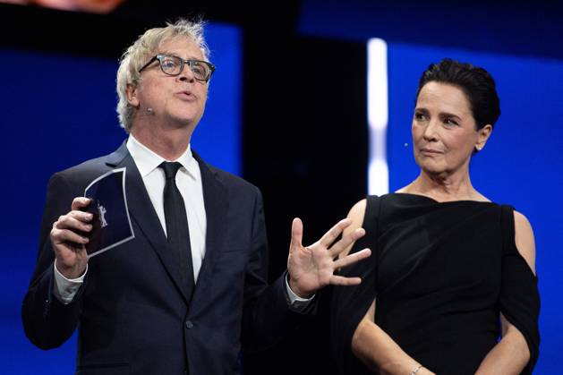 Berlinale Closing Ceremony Todd Haynes and Desiree Nosbusch attending the Closing Ceremony for the 75th Berlin International Film Festival (Berlinale) in Berlin, Germany, on February 22, 2025. Photo by Aurore Marechal ABACAPRESS.COM Berlin Germany  Copyright: xMarechalxAurore ABACAx