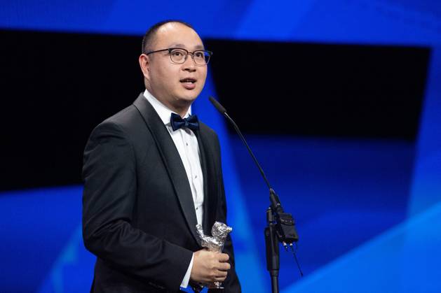 Berlinale Closing Ceremony Huo Meng accepts the Best Director Award for Living The Land during the Closing Ceremony for the 75th Berlin International Film Festival (Berlinale) in Berlin, Germany, on February 22, 2025. Photo by Aurore Marechal ABACAPRESS.COM Berlin Germany  Copyright: xMarechalxAurore ABACAx