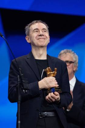 Berlinale Closing Ceremony Dag Johan Haugerud accept the Golden Bear for Dreams (Sex Love) during the Closing Ceremony for the 75th Berlin International Film Festival (Berlinale) in Berlin, Germany, on February 22, 2025. Photo by Aurore Marechal ABACAPRESS.COM Berlin Germany  Copyright: xMarechalxAurore ABACAx