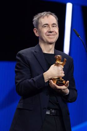 Berlinale Closing Ceremony Dag Johan Haugerud accept the Golden Bear for Dreams (Sex Love) during the Closing Ceremony for the 75th Berlin International Film Festival (Berlinale) in Berlin, Germany, on February 22, 2025. Photo by Aurore Marechal ABACAPRESS.COM Berlin Germany  Copyright: xMarechalxAurore ABACAx