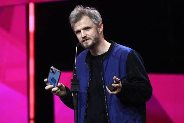 Quenton Miller with the Berlinale Shorts Cupra Filmmaker Award for Koki, Ciao at the Closing Ceremony with Award Ceremony at the Berlinale 2025 75 Berlin International Film Festival at the Berlinale Palast Berlin, 22 02 2025 Foto:xN.xKubelkax xFuturexImagex closing_berlinale_5461