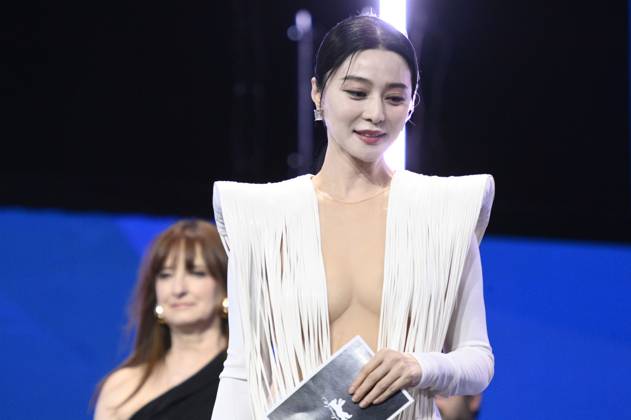 Fan Bingbing at the Closing Ceremony with Award Ceremony at the Berlinale 2025 75 Berlin International Film Festival in the Berlinale Palast Berlin, 22 02 2025 Foto:xN.xKubelkax xFuturexImagex closing_berlinale_5466
