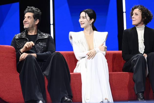 Nabil Ayouch, Fan Bingbing and Maria Schrader at the Closing Ceremony with Award Ceremony at the Berlinale 2025 75 Berlin International Film Festival at the Berlinale Palast Berlin, 22 02 2025 Foto:xN.xKubelkax xFuturexImagex closing_berlinale_5467