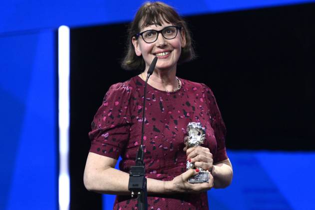 Lucile Hadzihalilovic with the Silver Bear for Outstanding Artistic Achievement for the creative ensemble La Tour de Glace The Ice Tower at the Closing Ceremony with Award Ceremony at the Berlinale 2025 75 Berlin International Film Festival at the Berlinale Palast Berlin, 22 02 2025 Foto:xN.xKubelkax xFuturexImagex closing_berlinale_5480