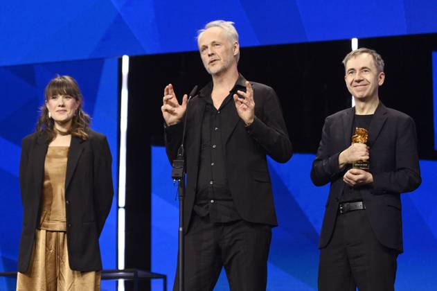 Hege Hauff Hvattum, Yngve Saether and Dag Johan Haugerud with the Golden Bear for Best Film Drommer Dreams Sex Love at the Closing Ceremony and Award Ceremony at the Berlinale 2025 75 Berlin International Film Festival at the Berlinale Palast Berlin, 22 02 2025 Foto:xN.xKubelkax xFuturexImagex closing_berlinale_5503