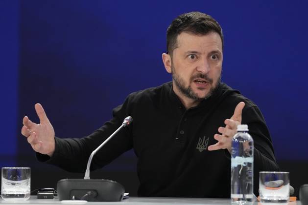 February 24, 2025, Kyiv, Ukraine: Ukrainian President Volodymyr Zelenskyy gestures during a news conference at a security summit in Kyiv, Ukraine, Monday, Feb. 24, 2025. Kyiv Ukraine - ZUMAc35_ 20250224_zaf_c35_084 Copyright: xFrankxGunnx
