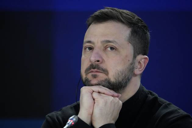 February 24, 2025, Kyiv, Ukraine: Ukrainian President Volodymyr Zelenskyy listens during a news conference at a security summit in Kyiv, Ukraine, Monday, Feb. 24, 2025. Kyiv Ukraine - ZUMAc35_ 20250224_zaf_c35_093 Copyright: xFrankxGunnx