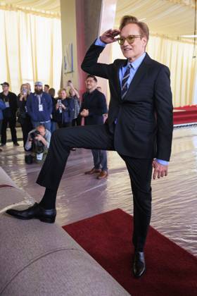 February 26, 2025, Hollywood, California, USA: Conan OÃ¢â‚¬â ¢Brien strikes a pose during the red carpet roll out in preparation for the 97th Academy Awards at the Dolby Theater in Hollywood, California on February 26, 2025. The Academy Awards Ceremony will take place on Sunday March 2, 2025. ARIANA RUIZ BNS PI Hollywood USA - ZUMAp124 20250226_zaa_p124_008 Copyright: xArianaxRuizx