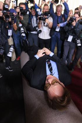 February 26, 2025, Hollywood, California, USA: Conan OÃ¢â‚¬â ¢Brien lies on the carpet during the red carpet roll out in preparation for the 97th Academy Awards at the Dolby Theater in Hollywood, California on February 26, 2025. The Academy Awards Ceremony will take place on Sunday March 2, 2025. ARIANA RUIZ BNS PI Hollywood USA - ZUMAp124 20250226_zaa_p124_003 Copyright: xArianaxRuizx