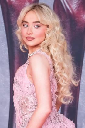 The BRIT Awards, 2025 Red Carpet Arrivals on Saturday 1 March 2025 Sabrina Carpenter seen at the The BRIT Awards, 2025 Red Carpet Arrivals on Saturday 1 March 2025 at Intercontinental Hotel O2, London. . Picture, Credit:Julie Edwards Avalon UK, Greenwich, London, Intercontinental Hotel O2  Copyright: xJuliexEdwardsx xAvalonx 0970675242