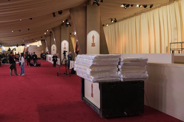 March 1, 2025, Hollywood, California, USA: Preparations on the Red Carpet are being finalized on Saturday March 1, 2025 at the Dolby Theater in Los Angeles, California for the upcoming 97th Academy Awards. JAVIER ROJAS PI Hollywood USA - ZUMAp124 20250301_zaa_p124_001 Copyright: xJavierxRojasx