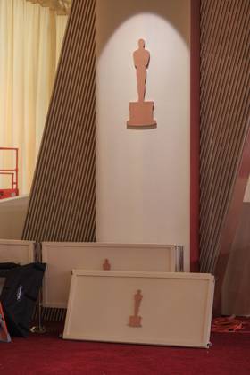 March 1, 2025, Hollywood, California, USA: Preparations on the Red Carpet are being finalized on Saturday March 1, 2025 at the Dolby Theater in Los Angeles, California for the upcoming 97th Academy Awards. JAVIER ROJAS PI Hollywood USA - ZUMAp124 20250301_zaa_p124_002 Copyright: xJavierxRojasx