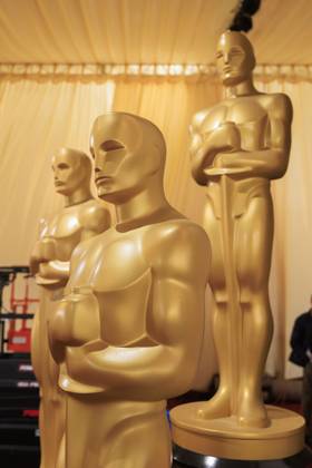March 1, 2025, Hollywood, California, USA: Oscar statuettes are position in preparations on the Red Carpet on Saturday March 1, 2025 at the Dolby Theater in Los Angeles, California for the upcoming 97th Academy Awards. JAVIER ROJAS PI Hollywood USA - ZUMAp124 20250301_zaa_p124_009 Copyright: xJavierxRojasx