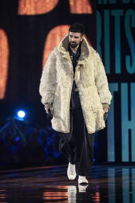 Sergio Lorenzo Serge Pizzorno of Kasabian presenting an award at the 2025 BRIT awards ceremony, O2 Arena, London, on 1 March 2025 Sergio Lorenzo Serge Pizzorno of Kasabian presenting an award at the 2025 BRIT awards ceremony, O2 Arena, London, on 1 March 2025, Credit:Dafydd Owen Avalon The O2, Greater London, London  Copyright: xDafyddxOwenx xAvalonx 0970779678