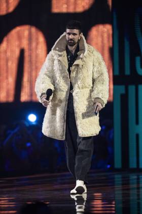 Sergio Lorenzo Serge Pizzorno of Kasabian presenting an award at the 2025 BRIT awards ceremony, O2 Arena, London, on 1 March 2025 Sergio Lorenzo Serge Pizzorno of Kasabian presenting an award at the 2025 BRIT awards ceremony, O2 Arena, London, on 1 March 2025, Credit:Dafydd Owen Avalon The O2, Greater London, London  Copyright: xDafyddxOwenx xAvalonx 0970779705