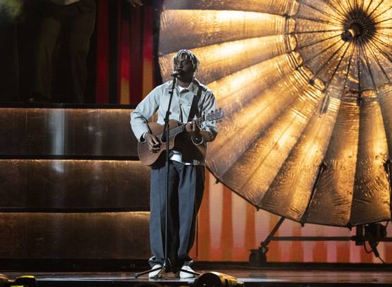 Myles Smith performing live at the 2025 BRIT awards ceremony, O2 Arena, London, on 1 March 2025 Myles Smith performing live at the 2025 BRIT awards ceremony, O2 Arena, London, on 1 March 2025 Myles Smith is a British singer and songwriter from Luton. He is best known for his ˜24 singles Stargazing and Nice to Meet You . Smith began posting on TikTok and in the fall of ˜22, a clip posted caught the attention of his future manager. To date he™s released two EP™s. He™s the winner of this year™s Rising Star BRIT Award., Credit:Dafydd Owen Avalon The O2, Greater London, London Copyright: xDafyddxOwenx xAvalonx 0970788926