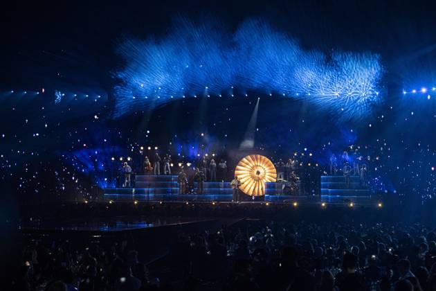 Myles Smith performing live at the 2025 BRIT awards ceremony, O2 Arena, London, on 1 March 2025 Myles Smith performing live at the 2025 BRIT awards ceremony, O2 Arena, London, on 1 March 2025 Myles Smith is a British singer and songwriter from Luton. He is best known for his ˜24 singles Stargazing and Nice to Meet You . Smith began posting on TikTok and in the fall of ˜22, a clip posted caught the attention of his future manager. To date he™s released two EP™s. He™s the winner of this year™s Rising Star BRIT Award., Credit:Dafydd Owen Avalon The O2, Greater London, London Copyright: xDafyddxOwenx xAvalonx 0970788964