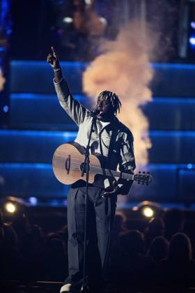 Myles Smith performing live at the 2025 BRIT awards ceremony, O2 Arena, London, on 1 March 2025 Myles Smith performing live at the 2025 BRIT awards ceremony, O2 Arena, London, on 1 March 2025 Myles Smith is a British singer and songwriter from Luton. He is best known for his ˜24 singles Stargazing and Nice to Meet You . Smith began posting on TikTok and in the fall of ˜22, a clip posted caught the attention of his future manager. To date he™s released two EP™s. He™s the winner of this year™s Rising Star BRIT Award., Credit:Dafydd Owen Avalon The O2, Greater London, London Copyright: xDafyddxOwenx xAvalonx 0970789117