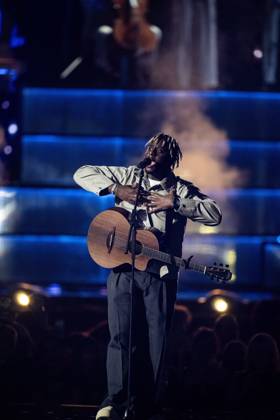 Myles Smith performing live at the 2025 BRIT awards ceremony, O2 Arena, London, on 1 March 2025 Myles Smith performing live at the 2025 BRIT awards ceremony, O2 Arena, London, on 1 March 2025 Myles Smith is a British singer and songwriter from Luton. He is best known for his ˜24 singles Stargazing and Nice to Meet You . Smith began posting on TikTok and in the fall of ˜22, a clip posted caught the attention of his future manager. To date he™s released two EP™s. He™s the winner of this year™s Rising Star BRIT Award., Credit:Dafydd Owen Avalon The O2, Greater London, London Copyright: xDafyddxOwenx xAvalonx 0970789139
