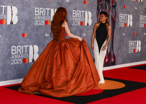 March 1, 2025, London, United Kingdom: Alex Scott and Jess Glynne attend The BRIT Awards 2025 at The O2 in Greenwich, London, United Kingdom. London United Kingdom - ZUMAs197 20250301_aaa_s197_484 Copyright: xCatxMorleyx