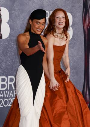 March 1, 2025, London, United Kingdom: Alex Scott and Jess Glynne attend The BRIT Awards 2025 at The O2 in Greenwich, London, United Kingdom. London United Kingdom - ZUMAs197 20250301_aaa_s197_488 Copyright: xCatxMorleyx