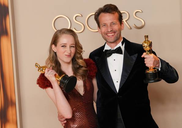 Victoria Warmerdam and Trent of I m Not a Robot celebrates backstage after winning the Oscar for best live action short during the 97th Academy Awards in the Hollywood section of Los Angeles on Sunday, March 2, 2025.  LAP20250302142 PATxBENIC