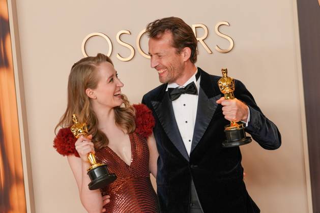Victoria Warmerdam and Trent of I m Not a Robot celebrates backstage after winning the Oscar for best live action short during the 97th Academy Awards in the Hollywood section of Los Angeles on Sunday, March 2, 2025.  LAP20250302144 PATxBENIC