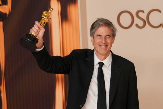 Walter Salles, the director of I m Still Here celebrates backstage after winning the Oscar for best international feature film during the 97th Academy Awards in the Hollywood section of Los Angeles on Sunday, March 2, 2025.  LAP20250302149 PATxBENIC