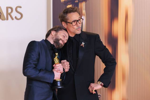 March 2, 2025, Hollywood, California, USA: (L) Kieran Culkin, winner of the Best Actor in a Supporting Role award for A Real Pain,Ã¢â‚¬Â and Robert Downey Jr. pose in the press room of the 97th Annual Academy Awards on Sunday March 2, 2025 at the Dolby Theater in Hollywood, California. BURT HARRIS BNS PI Hollywood USA - ZUMAp124 20250302_zaa_p124_311 Copyright: xBurtxHarrisx