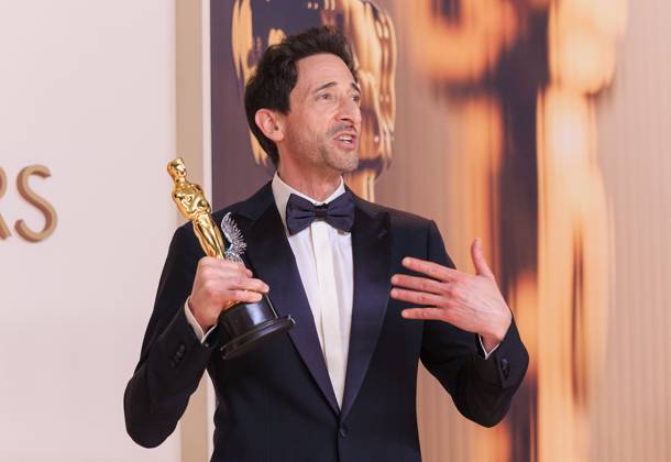 March 2, 2025, Hollywood, California, USA: Adrien Brody, winner of the Best Actor in a Leading Role award for â€oeThe Brutalistâ€Â, poses in the press room of the 97th Annual Academy Awards on Sunday March 2, 2025 at the Dolby Theater in Hollywood, California. BURT HARRIS BNS PI Hollywood USA - ZUMAp124 20250302_zaa_p124_345 Copyright: xBurtxHarrisx