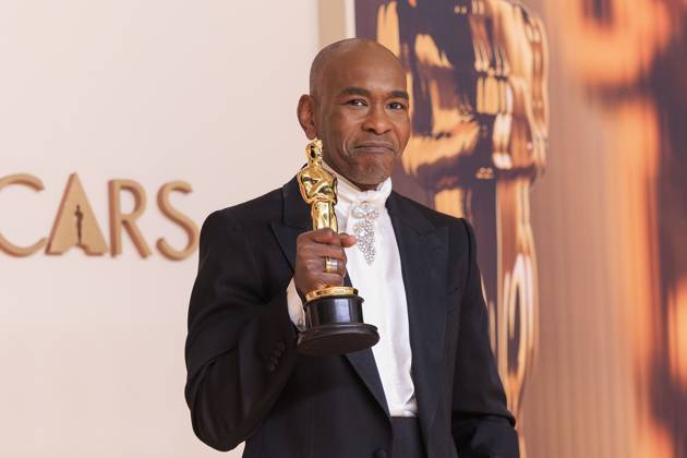 March 2, 2025, Hollywood, California, USA: Paul Tazewell, winner of the Best Costume Design award for Ã¢â‚¬oeWickedÃ¢â‚¬Â, poses in the press room of the 97th Annual Academy Awards on Sunday March 2, 2025 at the Dolby Theater in Hollywood, California. BURT HARRIS BNS PI Hollywood USA - ZUMAp124 20250302_zaa_p124_353 Copyright: xBurtxHarrisx