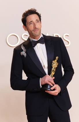 March 2, 2025, Hollywood, California, USA: Adrien Brody, winner of the Best Actor in a Leading Role award for â€oeThe Brutalistâ€Â, poses in the press room of the 97th Annual Academy Awards on Sunday March 2, 2025 at the Dolby Theater in Hollywood, California. BURT HARRIS BNS PI Hollywood USA - ZUMAp124 20250302_zaa_p124_377 Copyright: xBurtxHarrisx