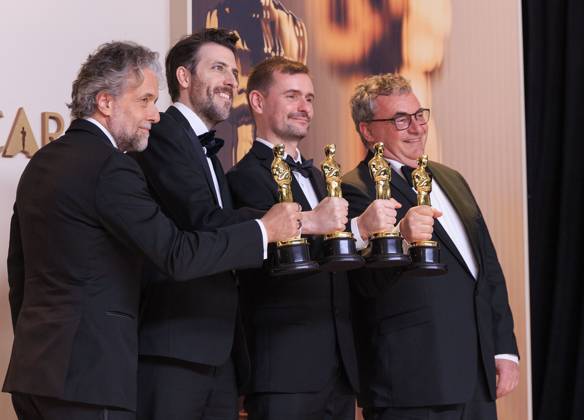 March 2, 2025, Hollywood, California, USA: (L-R) Paul Lambert, Stephen James, Rhys Salcombe, and Gerd Nefzer, winners of the Best Visual Effects for â€oeDune: Part Twoâ€Â, pose in the press room of the 97th Annual Academy Awards on Sunday March 2, 2025 at the Dolby Theater in Hollywood, California. BURT HARRIS BNS PI Hollywood USA - ZUMAp124 20250302_zaa_p124_510 Copyright: xBurtxHarrisx