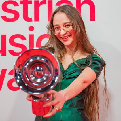 20250307 Red Carpet Verleihung 25. Amadeus Austrian Music Awards WIEN, OESTERREICH - 07. MAERZ: Preistraegerin des 25. Amadeus Austria Music Awards 2025 in der Kategorie -FM4 Award 2025- Solo-Musikerin Anja Sodnikar alias Sodl nach der Verleihung des 25. Amadeus Austria Music Awards 2025 in der MARX Halle am 07. Maerz 2025 in Wien, Oesterreich. 250307_SEPA_17_007 Copyright: xIsabellexOuvrardx SEPAxMedia
