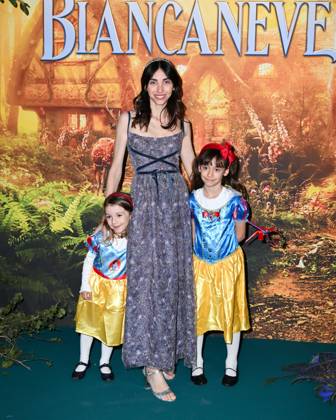 Milan, Photocall for the premiere of the Disney film Snow White Milan, Photocall for the premiere of the Disney film Snow White In the photo: Francesca Rocco with her daughters Ginevra and Beatrice Milan  Copyright: xIPA ABACAx