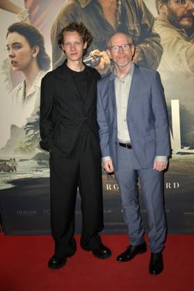 Felix Kammerer and Ron Howard at the special screening of the movie Eden in the Astor Film Lounge Berlin, 20 03 2025 Foto:xM.xBehrensx xFuturexImagex eden_5371