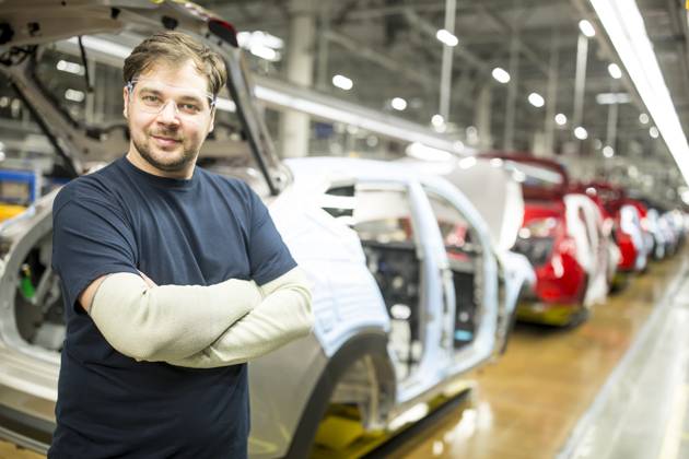 Portrait of confident worker in modern car factory model released, Symbolfoto property released, WESTF24370