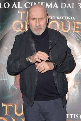 Maurizio Battista at the premiere of the movie Tu quoque in Space Cinema Moderno Rome, 31 03 2025 Foto:xA.xM.xTinghinox xFuturexImagex quoque_5311