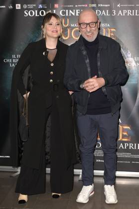 Maurizio Battista with partner Alessandra Moretti at the premiere of the feature film Tu quoque in Space Cinema Moderno Rome, 31 03 2025 Foto:xA.xM.xTinghinox xFuturexImagex quoque_5313