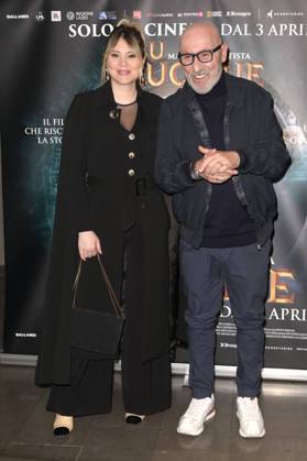 Maurizio Battista with partner Alessandra Moretti at the premiere of the feature film Tu quoque in Space Cinema Moderno Rome, 31 03 2025 Foto:xA.xM.xTinghinox xFuturexImagex quoque_5315