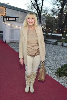 remiere of Ursli Pfister Peggy March, Mrs. Huggenberger and me Premiere Ursli Pfister, Peggy March, Mrs. Huggenberger and me Cindy Berger Arrival at the premiere of Ursli Pfister Peggy March, Mrs. Huggenberger and me Arrival at the Bar jeder Vernunft in Berlin, on 02 04 2025 Photopress Mueller