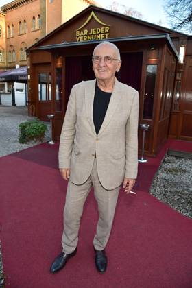 remiere of Ursli Pfister Peggy March, Mrs. Huggenberger and me Premiere Ursli Pfister, Peggy March, Mrs. Huggenberger and me Holger Klotzbach, Owner, TIPI, Bar jeder Vernunft Arrival at the premiere of Ursli Pfister Peggy March, Mrs. Huggenberger and me Arrival at the Bar jeder Vernunft in Berlin, on 02 04 2025 Photopress Mueller