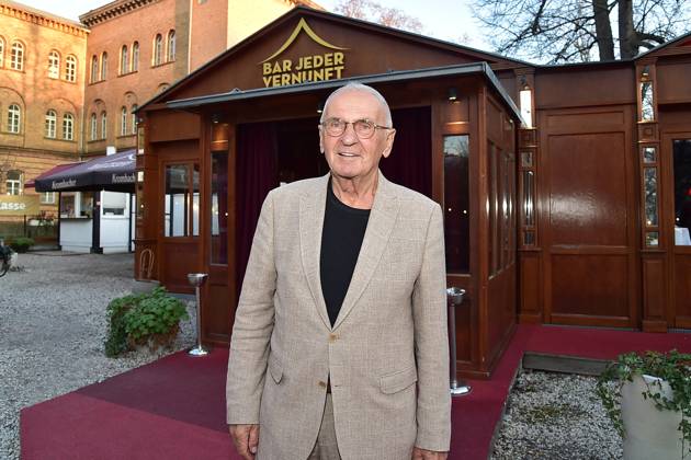 remiere of Ursli Pfister Peggy March, Mrs. Huggenberger and me Premiere Ursli Pfister, Peggy March, Mrs. Huggenberger and me Holger Klotzbach, Owner, TIPI, Bar jeder Vernunft Arrival at the premiere of Ursli Pfister Peggy March, Mrs. Huggenberger and me Arrival at the Bar jeder Vernunft in Berlin, on 02 04 2025 Photopress Mueller