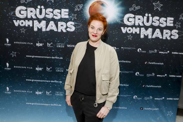 Sarah Winkenstette German film director and screenwriter on the red carpet at the movie premiere Gruesse vom Mars at Zeise Cinemas on 02 04 2025 in Hamburg Hamburg Germany