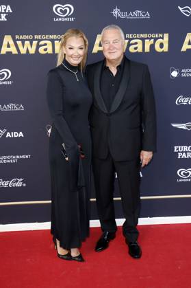 Franziska van Almsick with partner Jürgen B Harder at the presentation of the 25 Radio Regenbogen Award 2025 in the Europa Park Arena Rust, 04 04 2025 Foto:xS.xGabschx xFuturexImagex regenbogen_5409