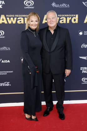 Franziska van Almsick with partner Jürgen B Harder at the presentation of the 25 Radio Regenbogen Award 2025 in the Europa Park Arena Rust, 04 04 2025 Foto:xS.xGabschx xFuturexImagex regenbogen_5410