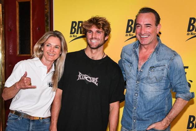 Preview of the film Brice de Nice in Paris FA French actor Jean Dujardin poses for a photo-call with French surfer Justin Becret for the film Brice de Nice at the Grand Rex Cinema in Paris, on April 6, 2025. Photo by Firas Abdullah ABACAPRESS.COM Paris Ile-de-France France  Copyright: xAbdullahxFiras ABACAx