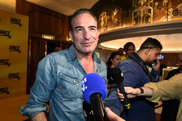 Preview of the film Brice de Nice in Paris FA French actor Jean Dujardin speaks to the press after a photo-call for the film Brice de Nice at the Grand Rex Cinema in Paris, on April 6, 2025. Photo by Firas Abdullah ABACAPRESS.COM Paris Ile-de-France France  Copyright: xAbdullahxFiras ABACAx