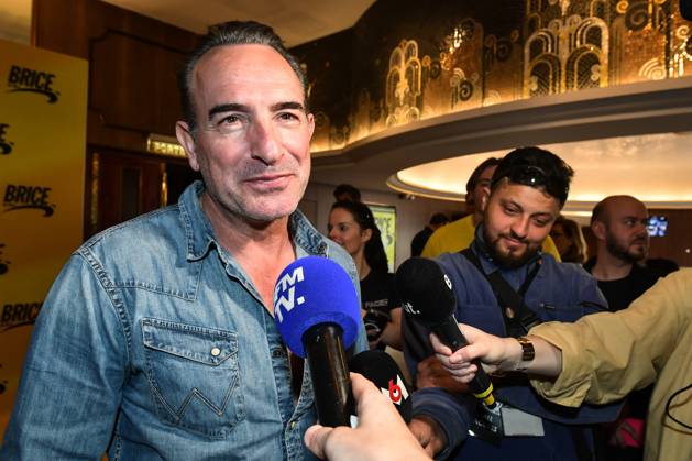 Preview of the film Brice de Nice in Paris FA French actor Jean Dujardin speaks to the press after a photo-call for the film Brice de Nice at the Grand Rex Cinema in Paris, on April 6, 2025. Photo by Firas Abdullah ABACAPRESS.COM Paris Ile-de-France France  Copyright: xAbdullahxFiras ABACAx