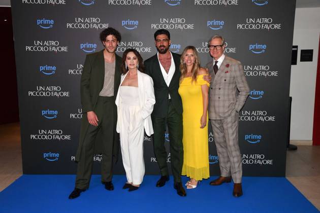 Entertainment Bilder des Tages Rome, Cinema Barberini Premiere of the film Another Small Favor Rome, Cinema Barberini Premiere of the film Another Simple Favor , In the photo: Lorenzo De Moor Elena Sofia Ricci Michele Morrone Laura Fischer Paul Feig Rome Italy  Copyright: xIPA ABACAx